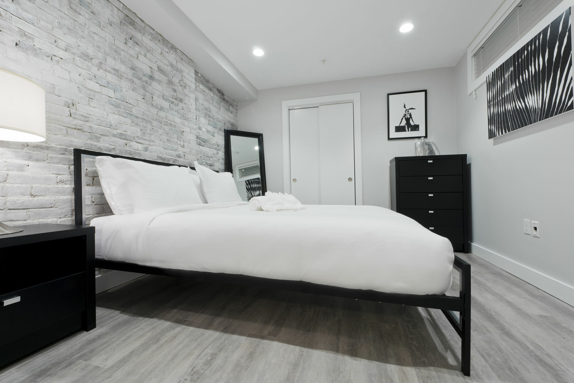 Chic 2br In Downtown By Sonder