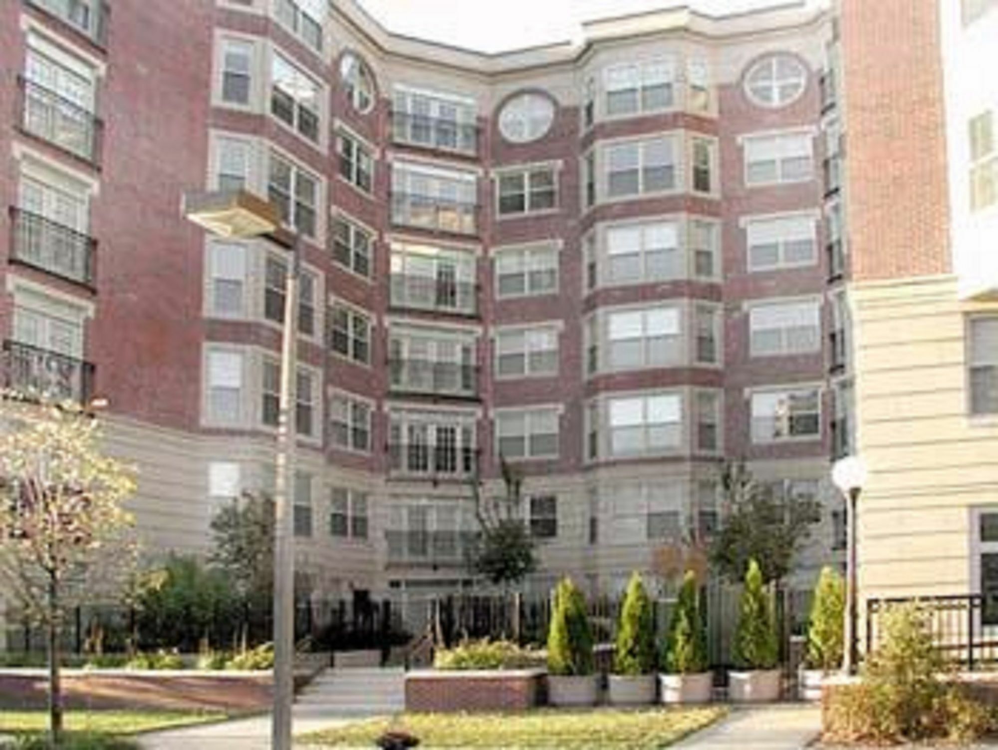 Global At Victory Gardens Apartment