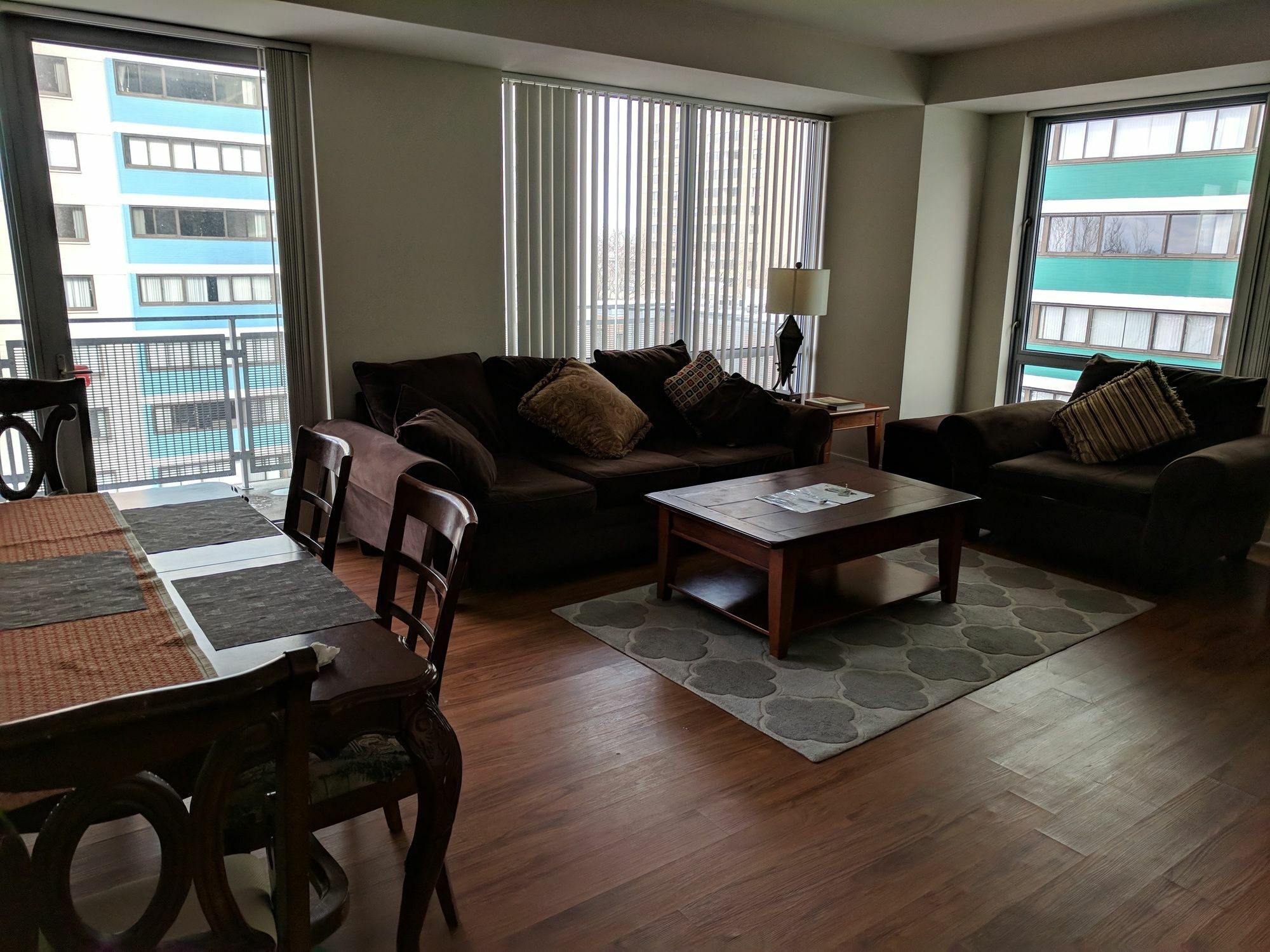 Charles River Executive Apartment *