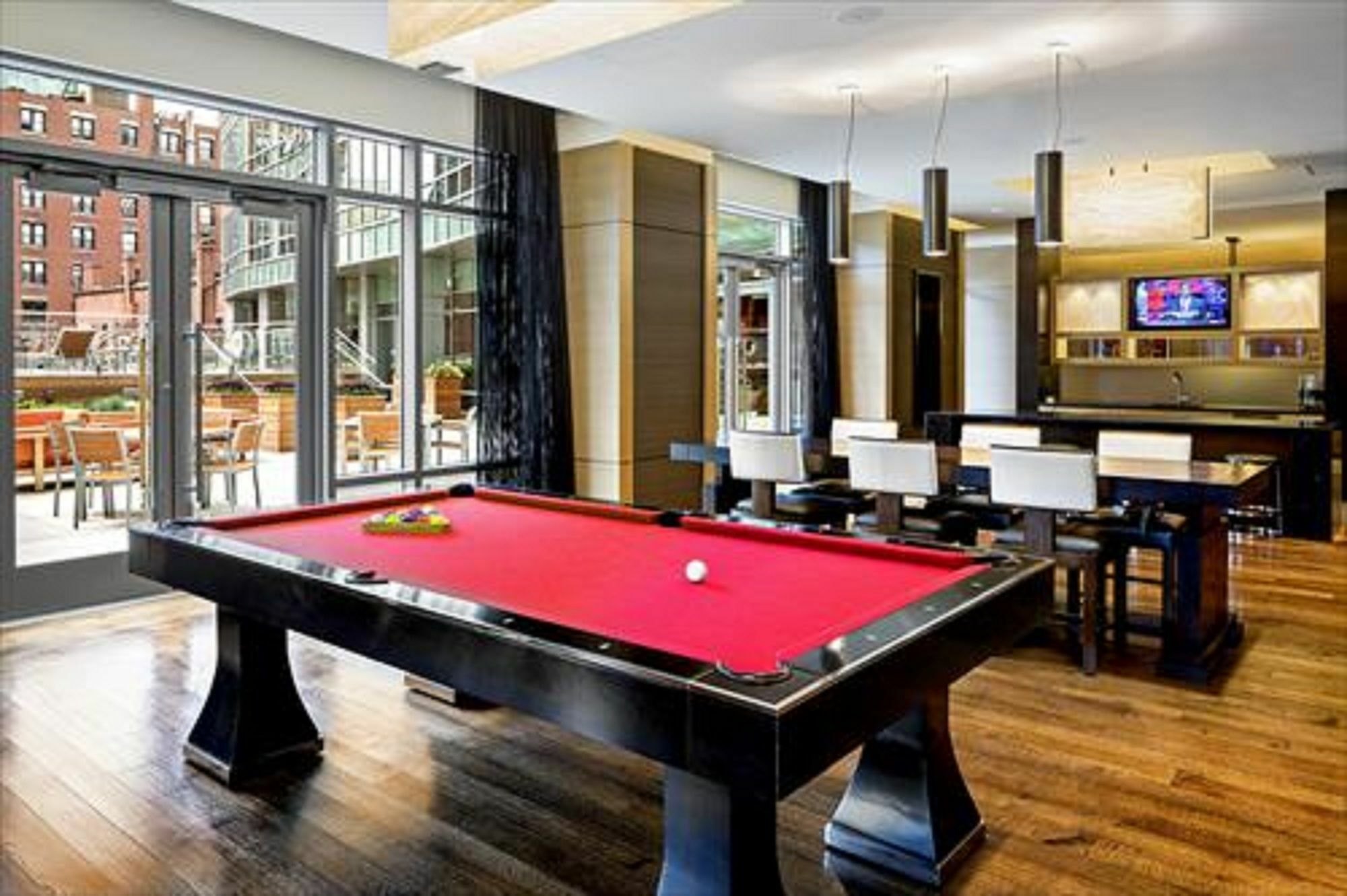 Global Luxury At China Town Apartment