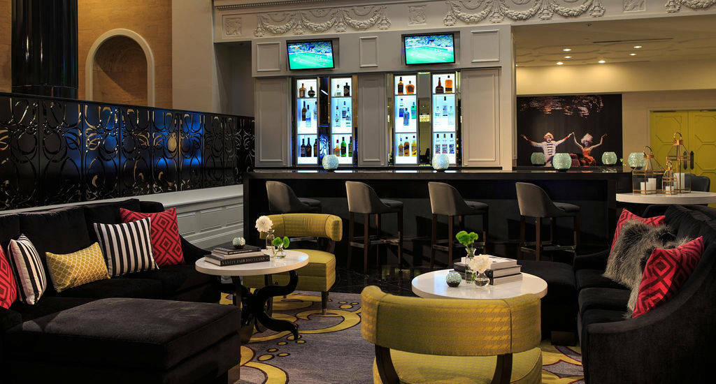 Courtyard By Marriott Downtown Hotel Boston