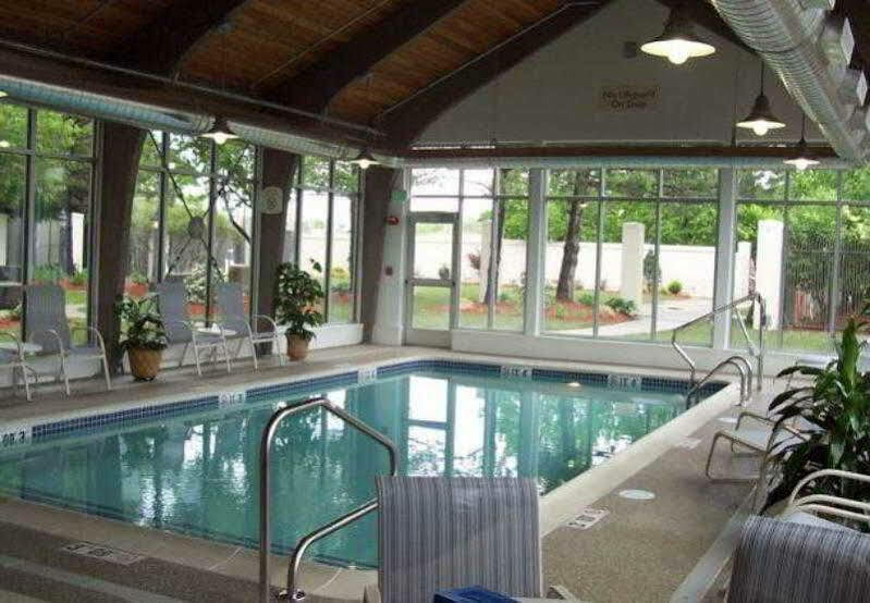 Courtyard By Marriott Logan Airport 3*
