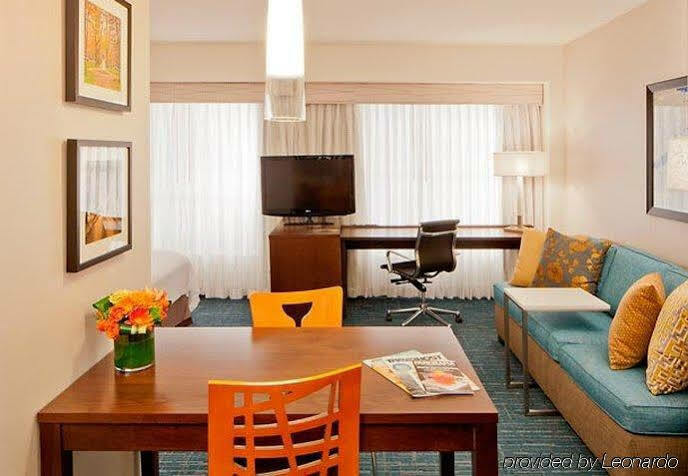 By Marriott Back Bay/fenway 3*