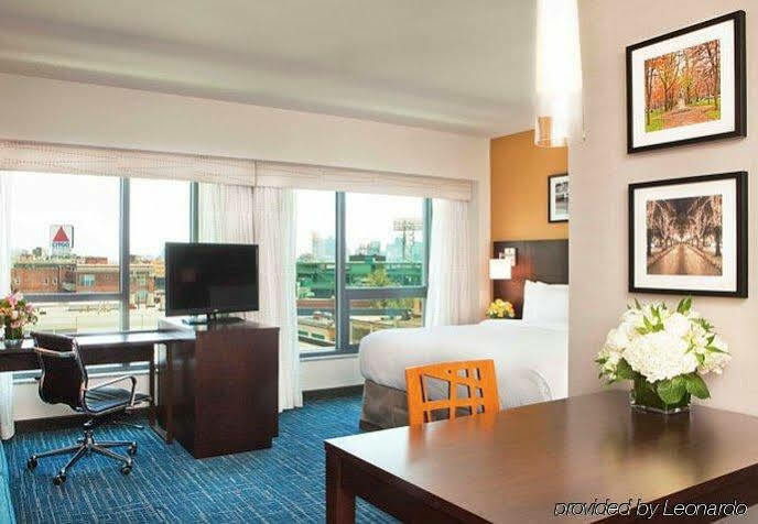 Hotel By Marriott Back Bay/fenway