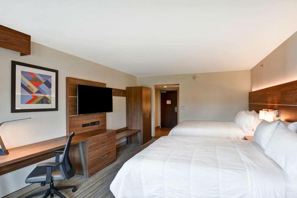 Hotel Express By Ihg Boston
