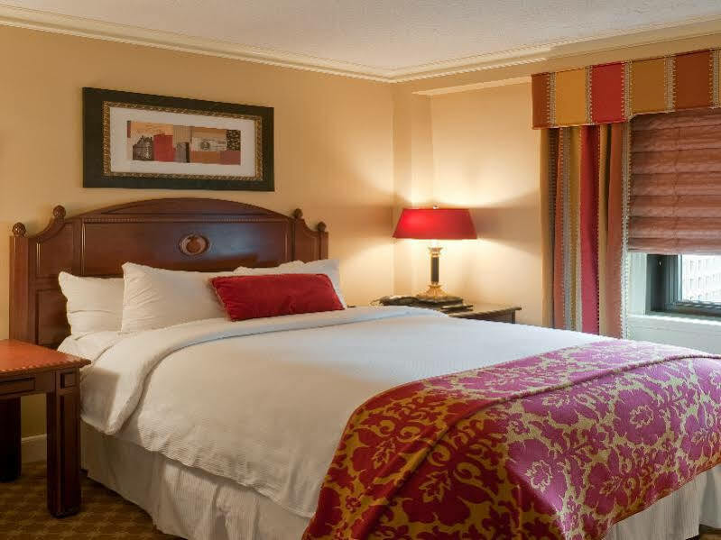 Omni Parker House 4*
