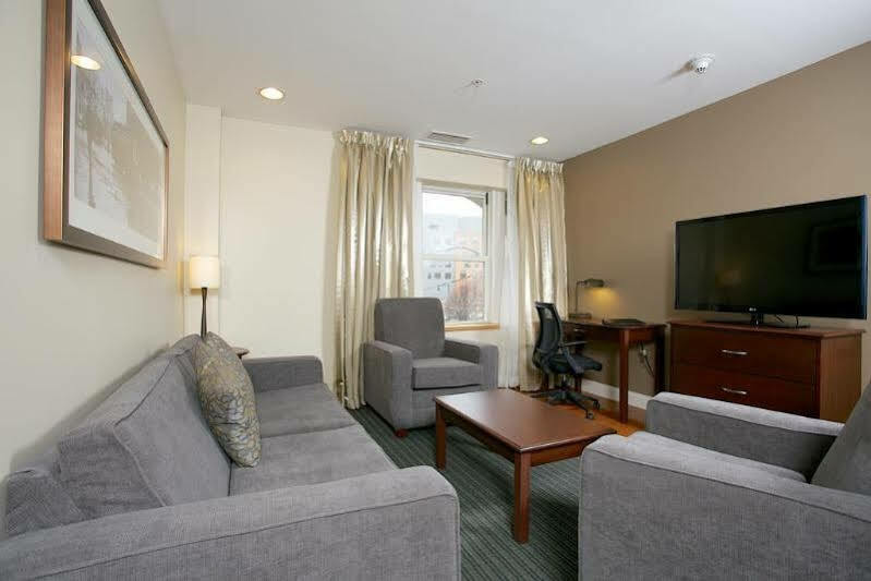 Buckminster 3*