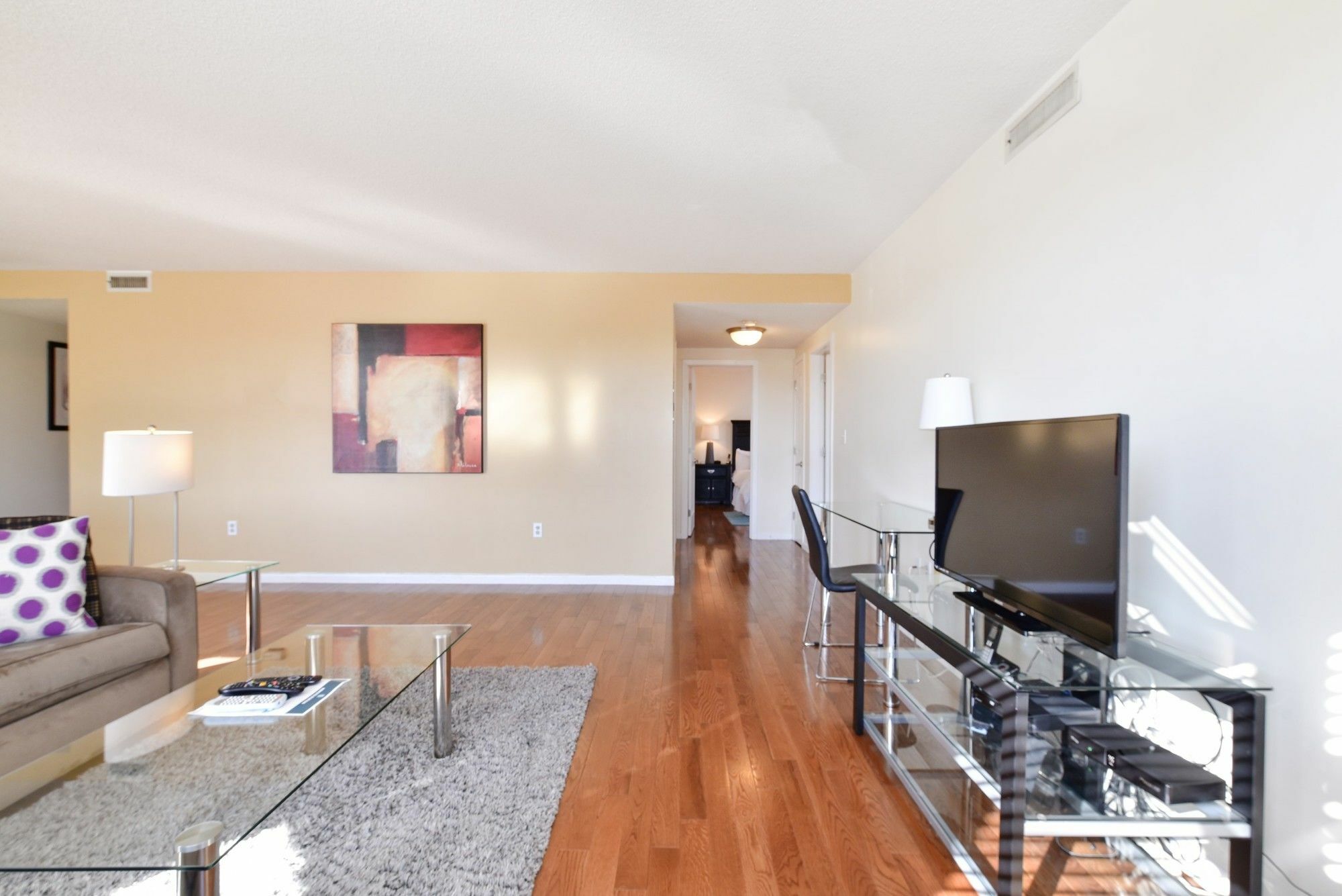 Global Luxury At Back Bay Apartment