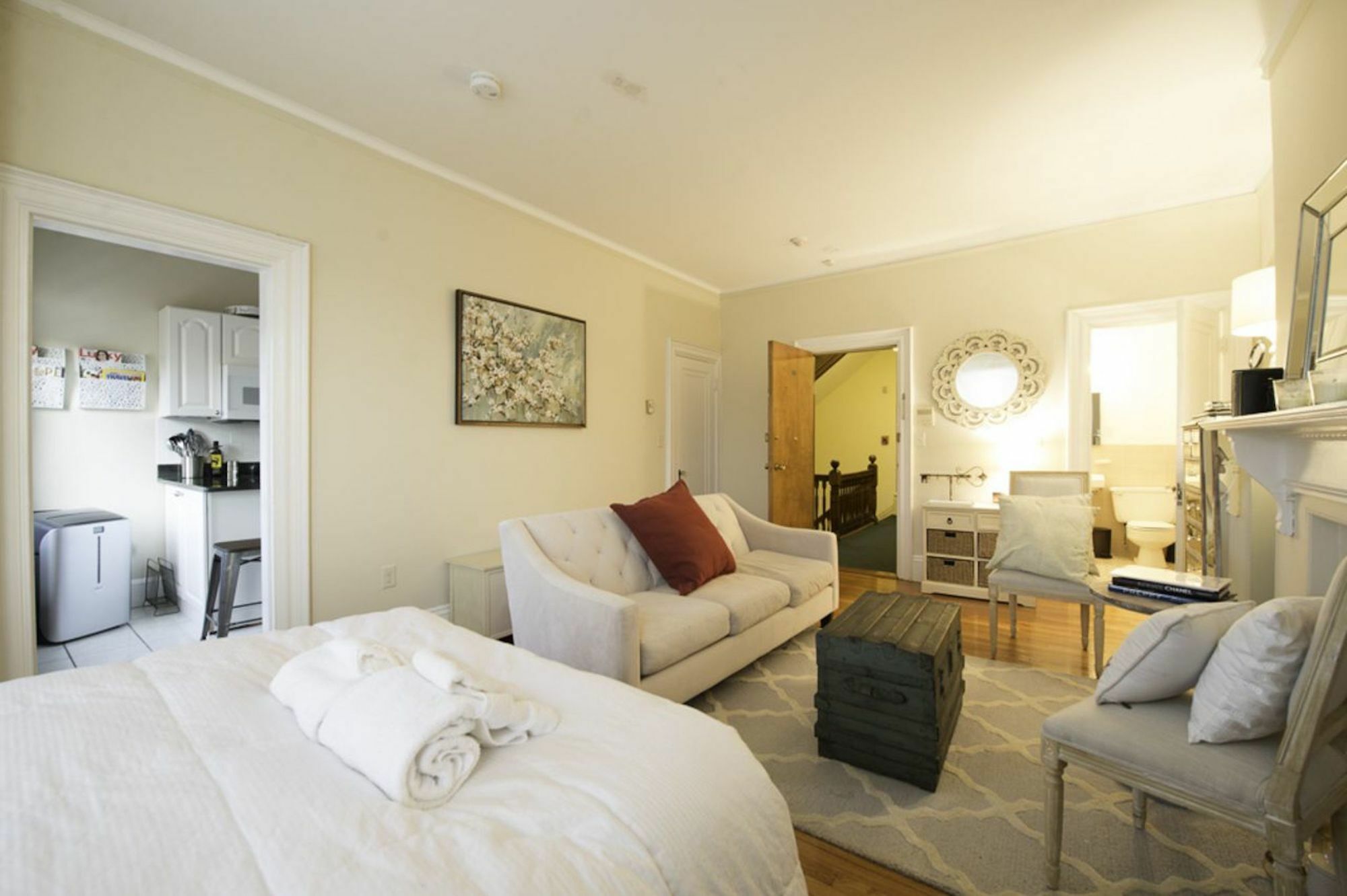 Charming In Back Bay By Sonder *