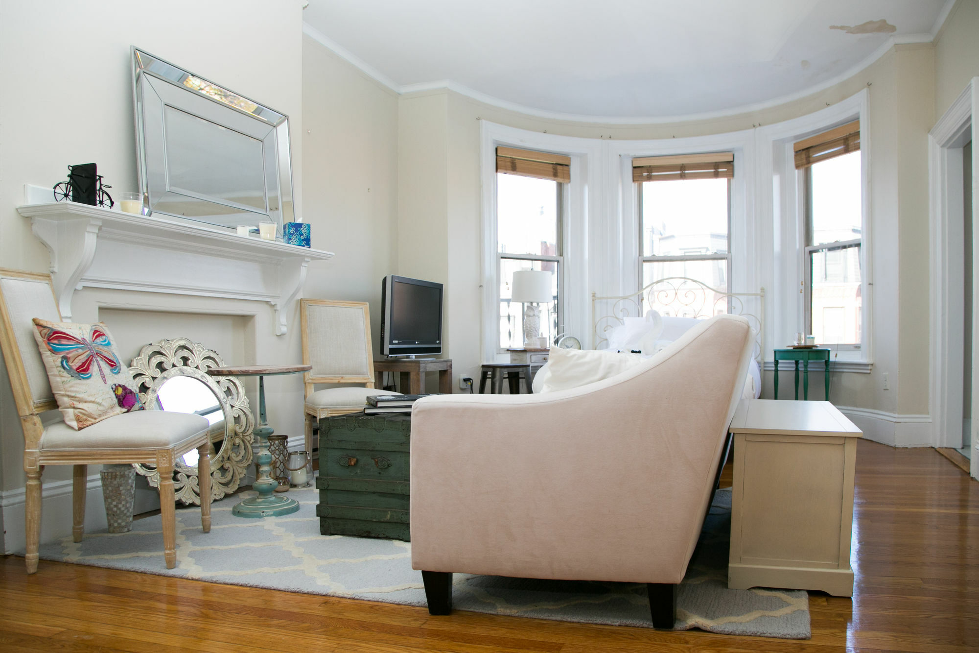 Charming In Back Bay By Sonder