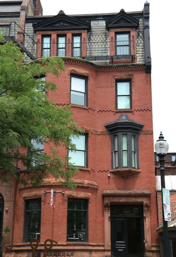 Stylish Newbury Street Studio, #11 Boston