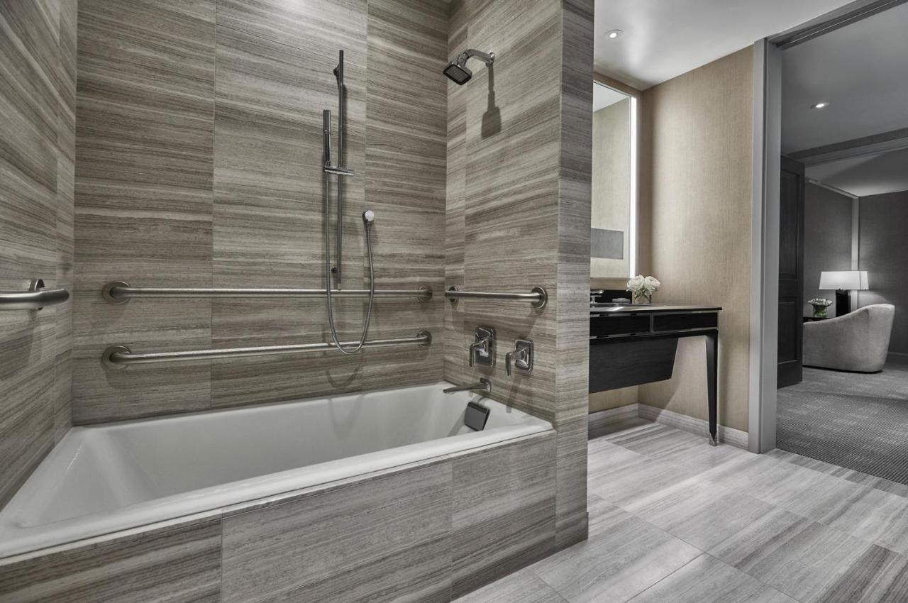 Four Seasons One Dalton Street, 5*