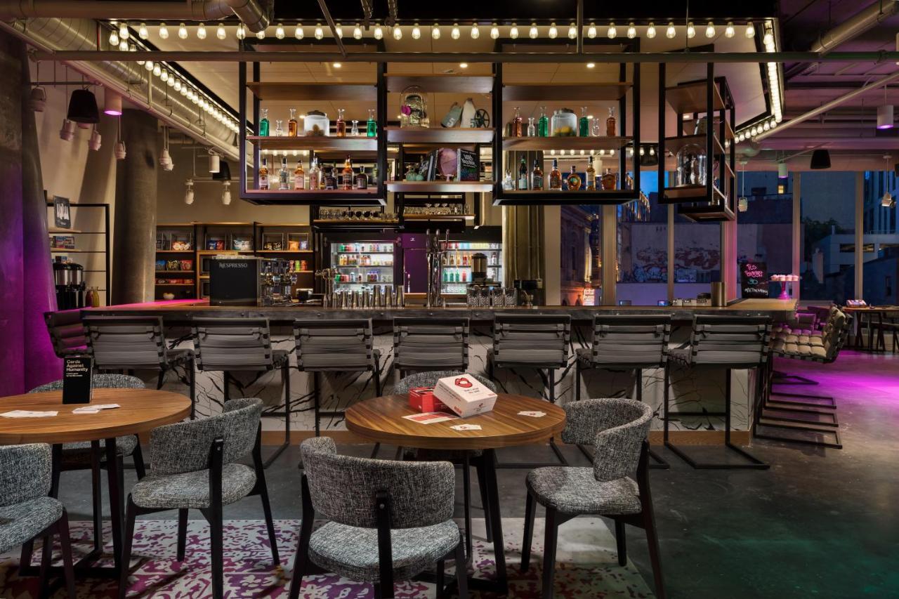 Hotel Moxy Downtown