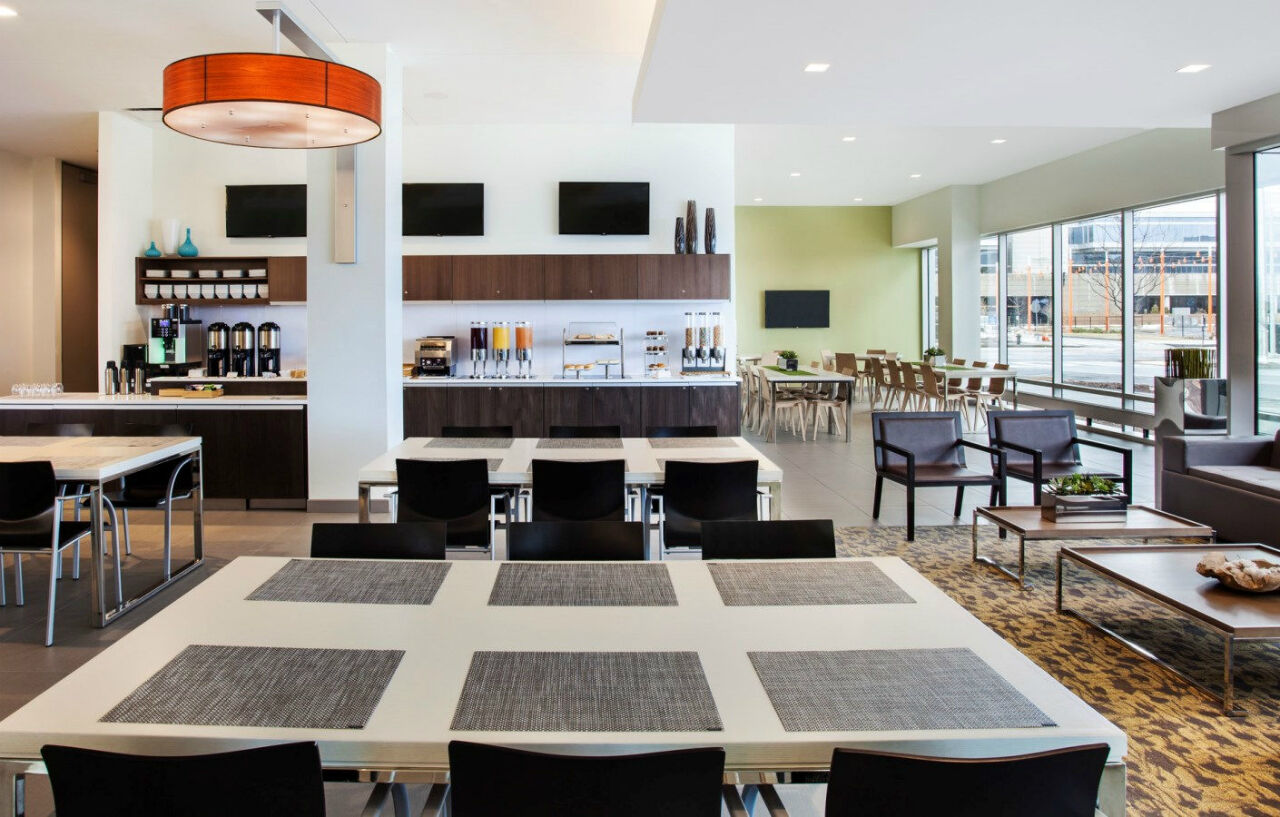 Element Seaport District Hotel 3*