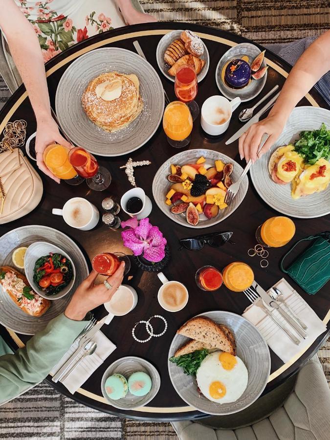 Four Seasons One Dalton Street, Hotel 5*