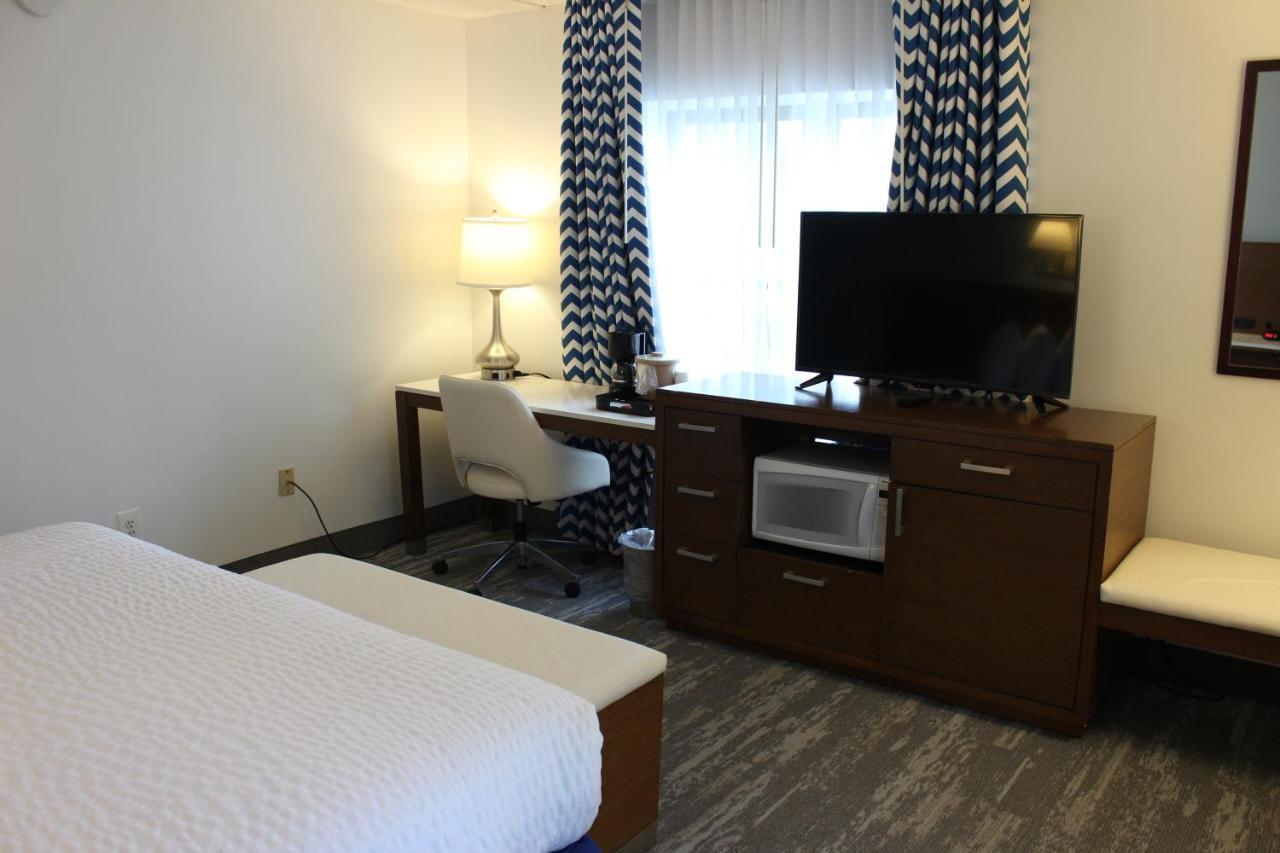 Constitution Hotel
