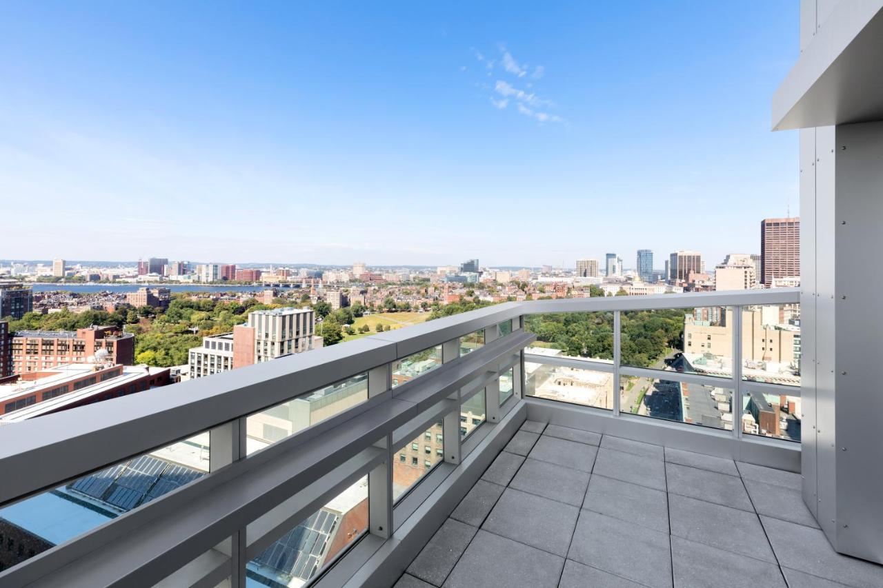 Hotel Moxy Downtown 4*