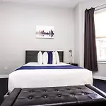 Large Stylish Newbury Street Studio W/ Kitchen