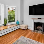 Brownstone Townhouse In Fenway