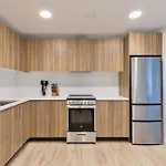Gorgeous Apt With Kitchen-Idl-547