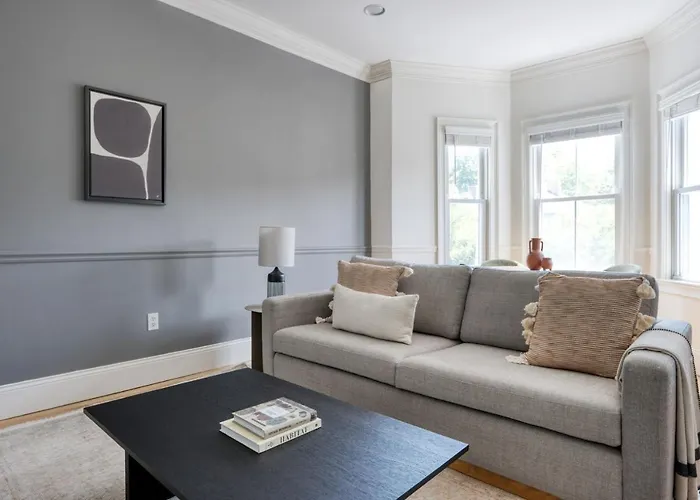 Longwood 2Br W Wd Nr Mission Hill Bos-655