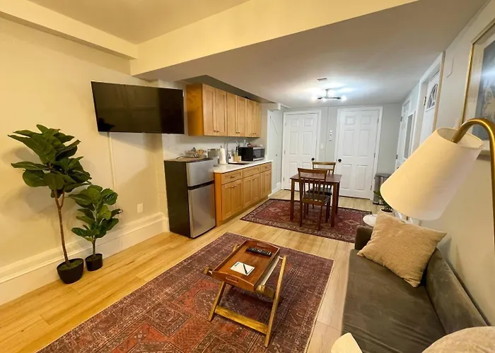 Renovated Studio, Near Hospitals, Mbta