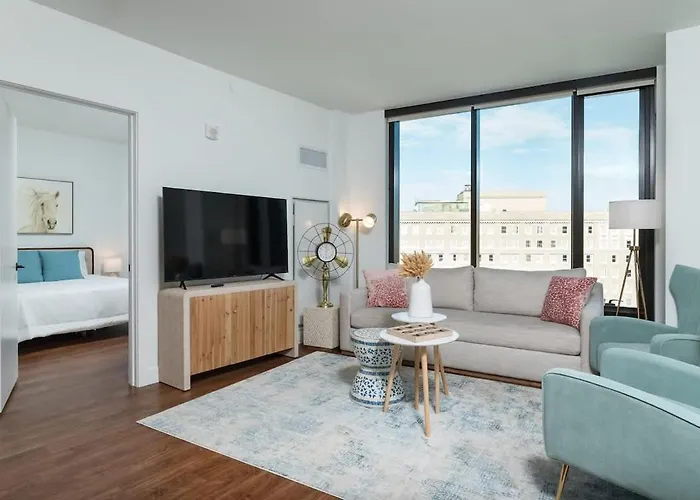 Back-Bay Penthouse Downtown & Parking & Gym