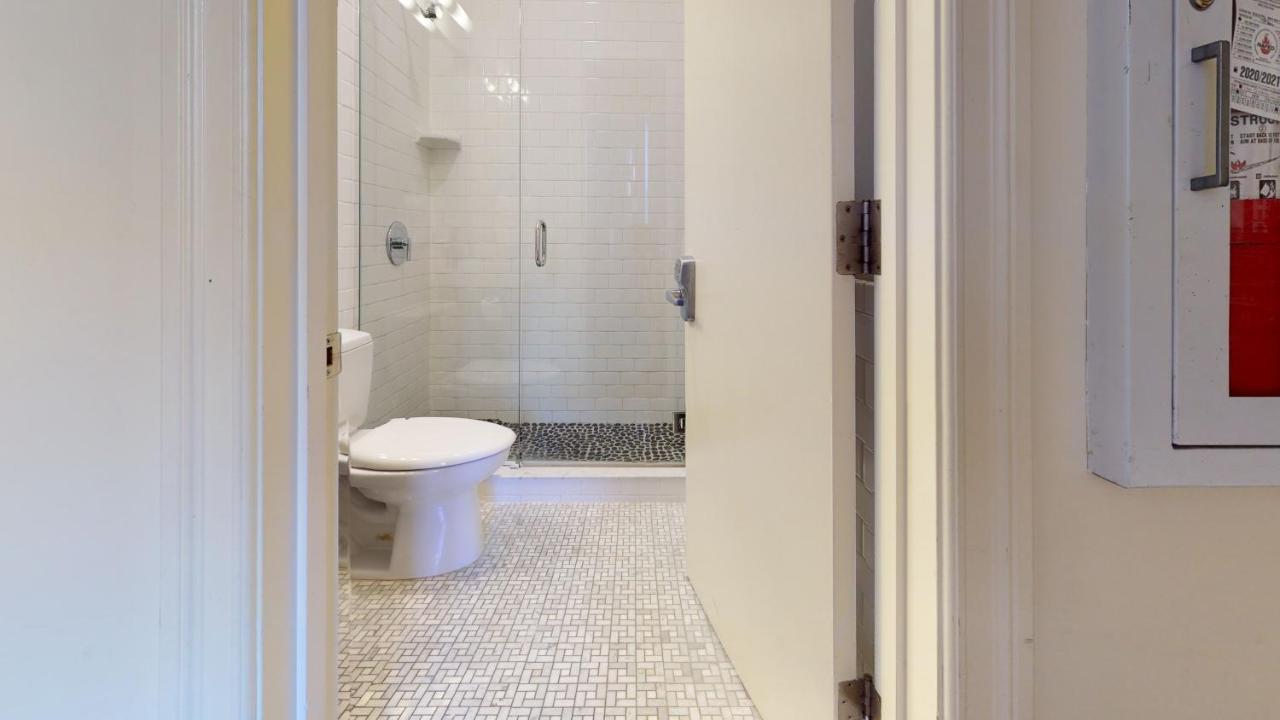 Stylish Downtown In The Southend, C.ave #43