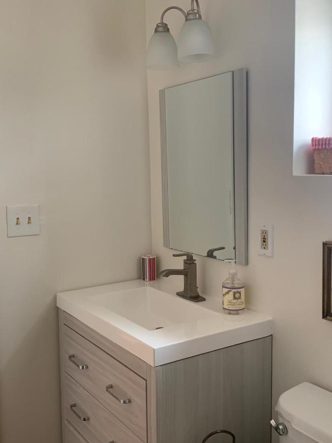 Beautiful Townhouse, 2 Bedrooms, 2 Bath Boston