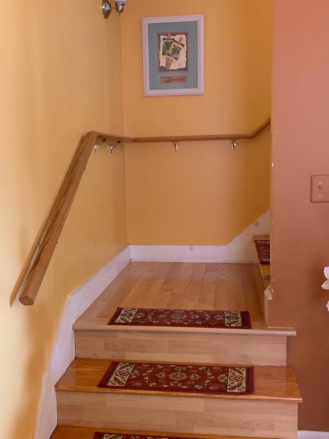 Beautiful Townhouse, 2 Bedrooms, 2 Bath * Boston