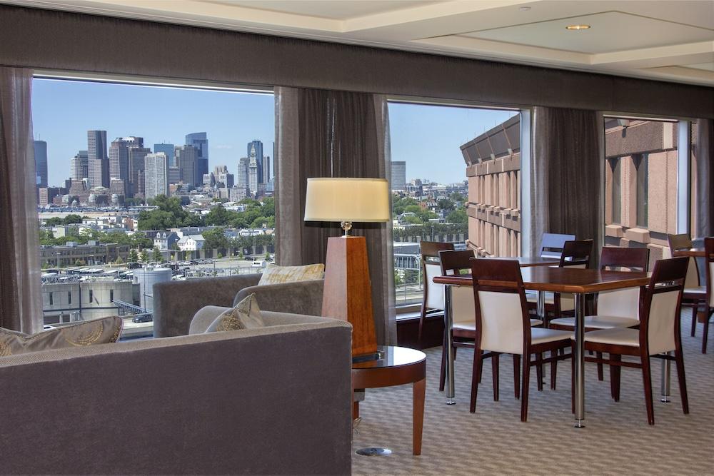 Hilton Logan Airport Hotel 4*