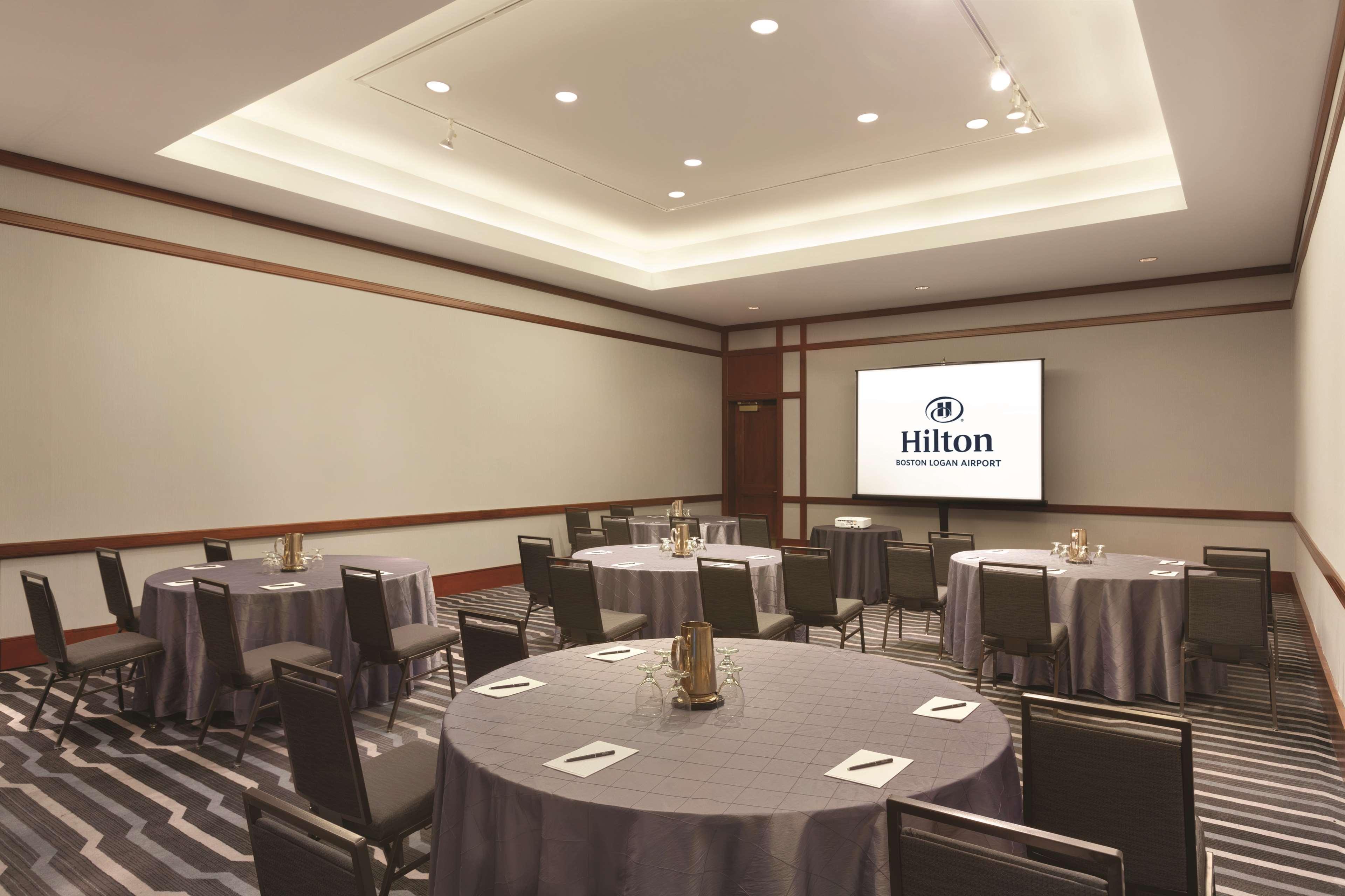 Hilton Logan Airport 4*