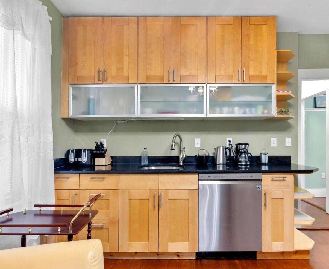 Apartamento Bright & Spacious Apartment, Mins From Downtown Boston, Parking *