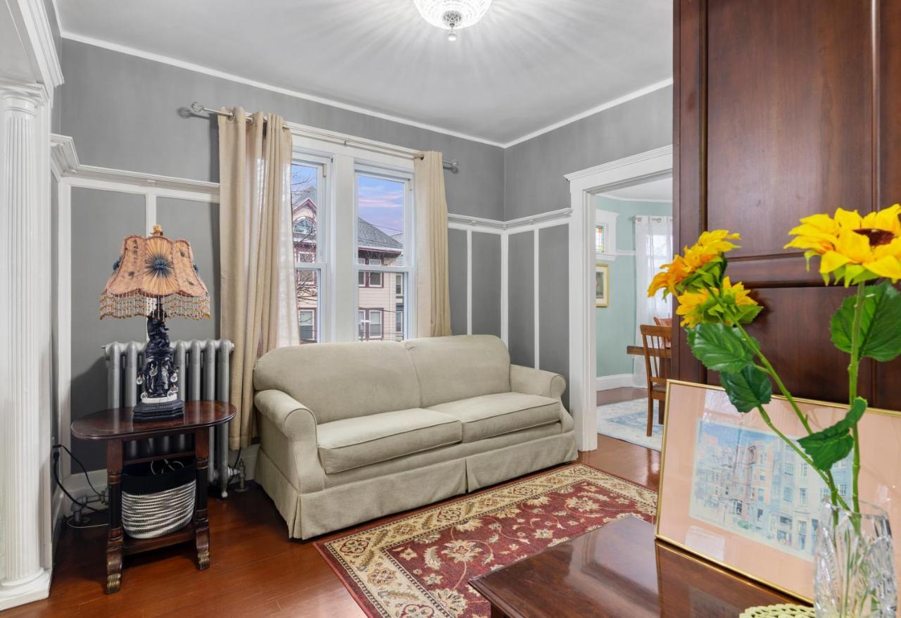 Bright & Spacious Apartment, Mins From Downtown Boston, Parking Apartamento Boston