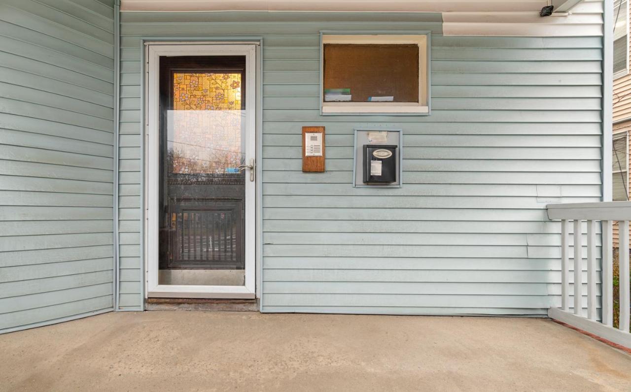 Bright & Spacious Apartment, Mins From Downtown Boston, Parking *