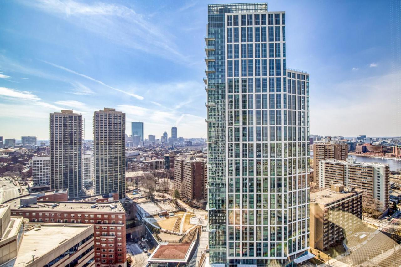 N Station W Gym Wd Nr Td Garden Bos-637 Boston
