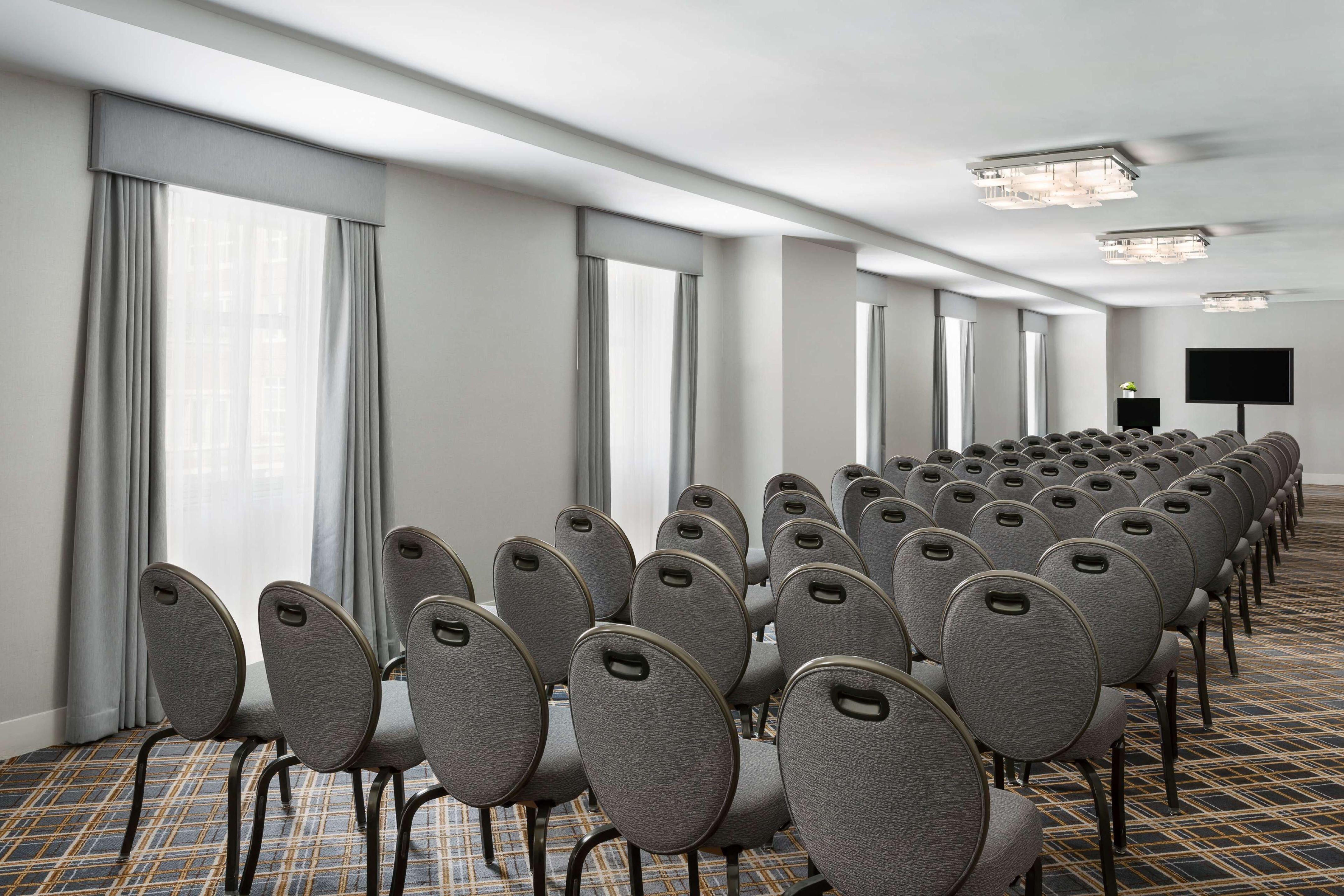 Hilton Park Plaza 4*