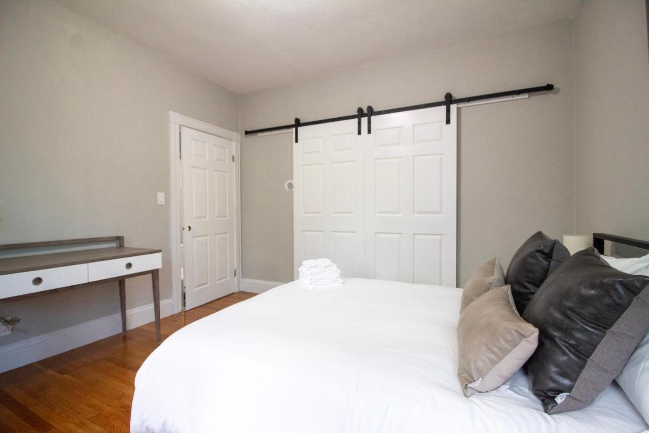 2 Bedroom Close To And Cambridge With Free Parkings Apartment