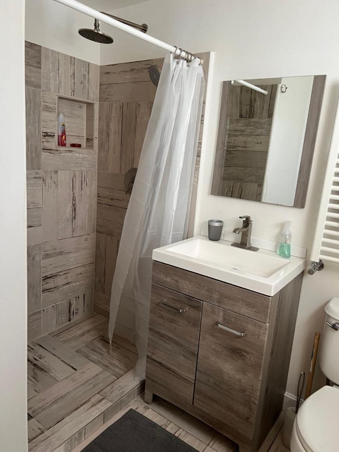 Beautiful Townhouse, 2 Bedrooms, 2 Bath * Boston