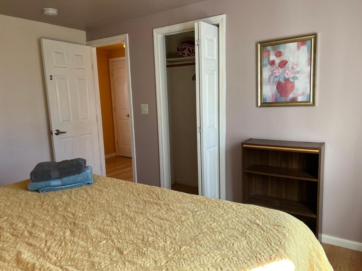 Beautiful Townhouse, 2 Bedrooms, 2 Bath Apartment