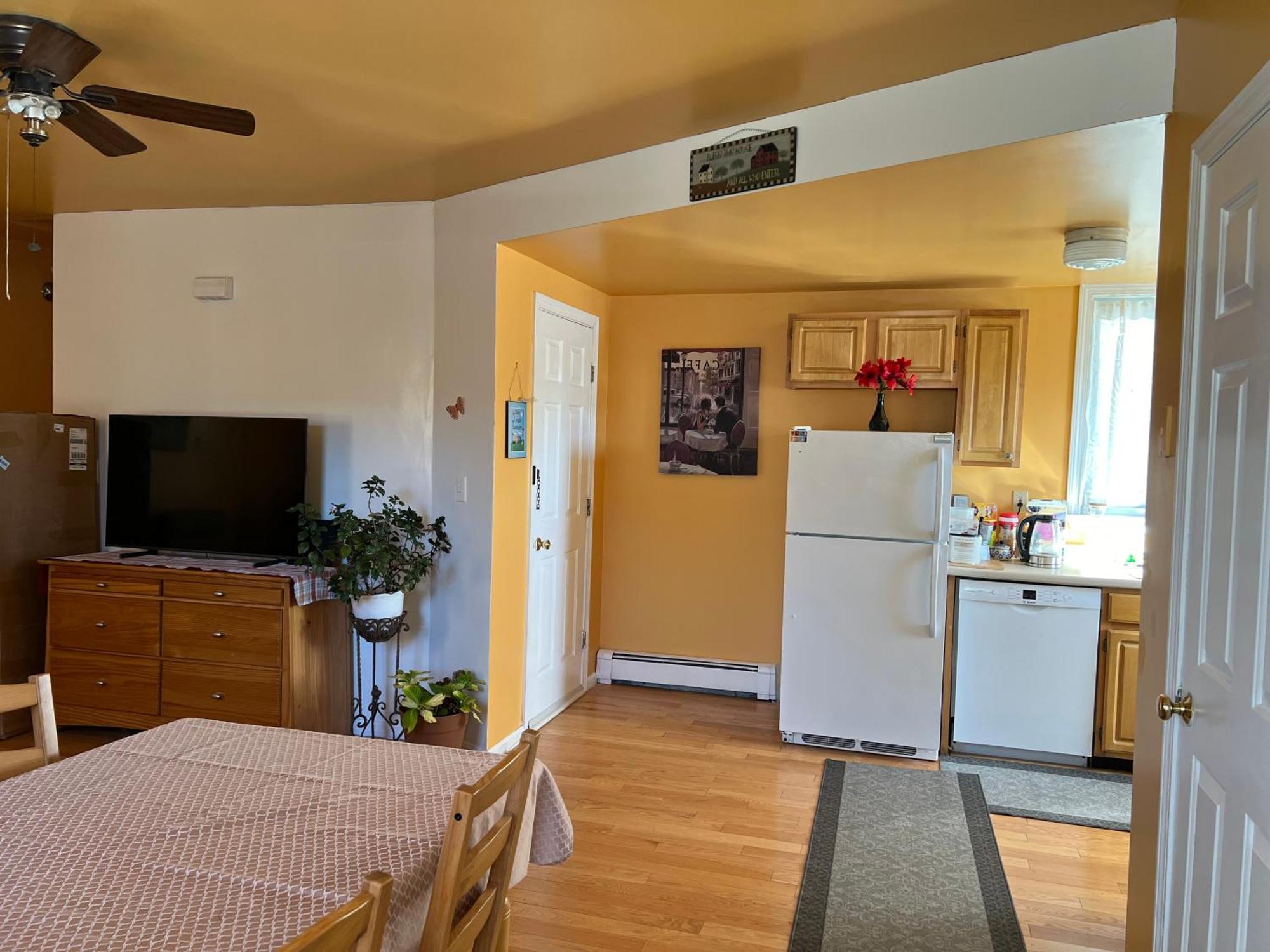 Beautiful Townhouse, 2 Bedrooms, 2 Bath Boston