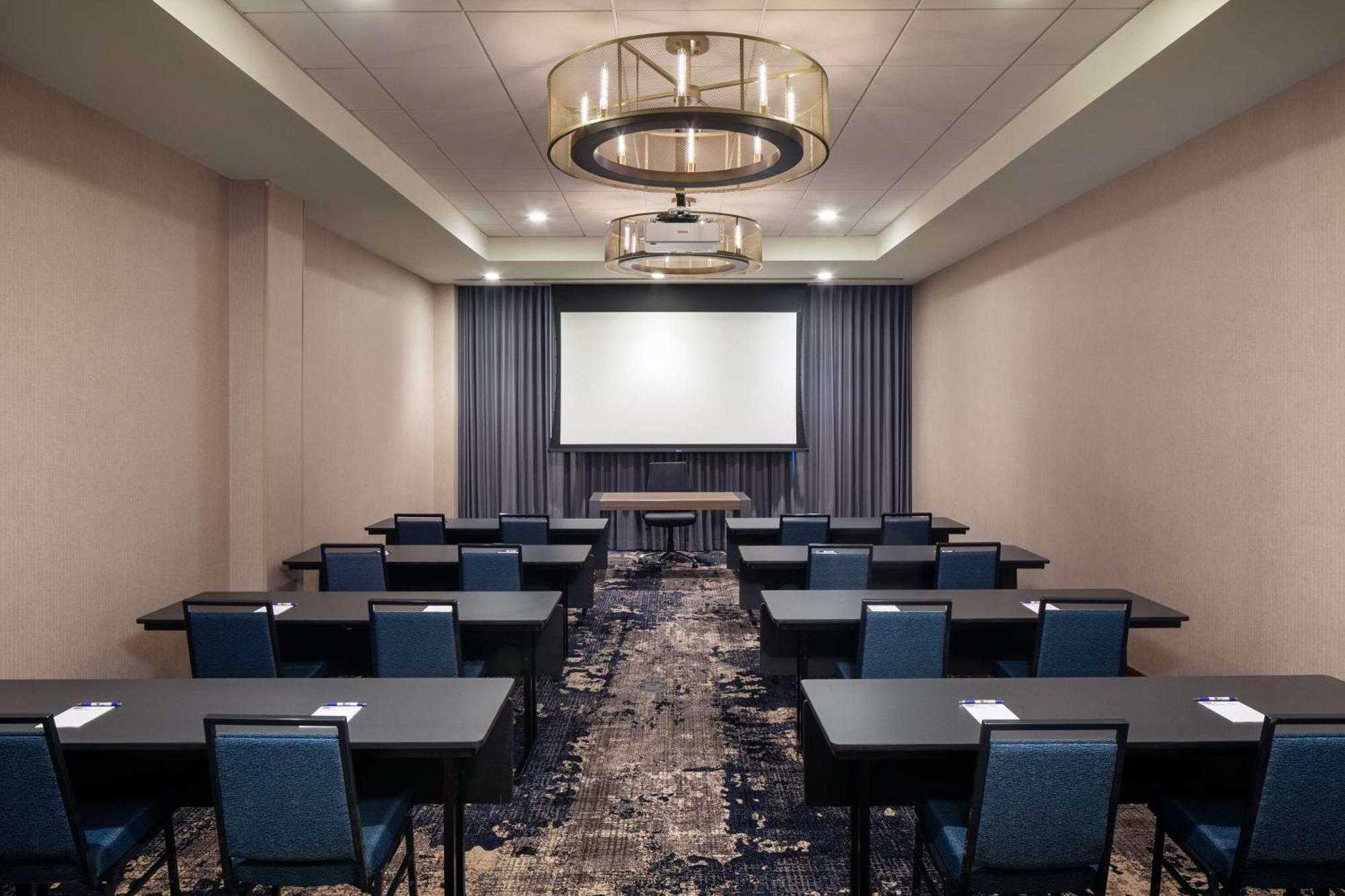 Homewood By Hilton Seaport District Hotel Boston