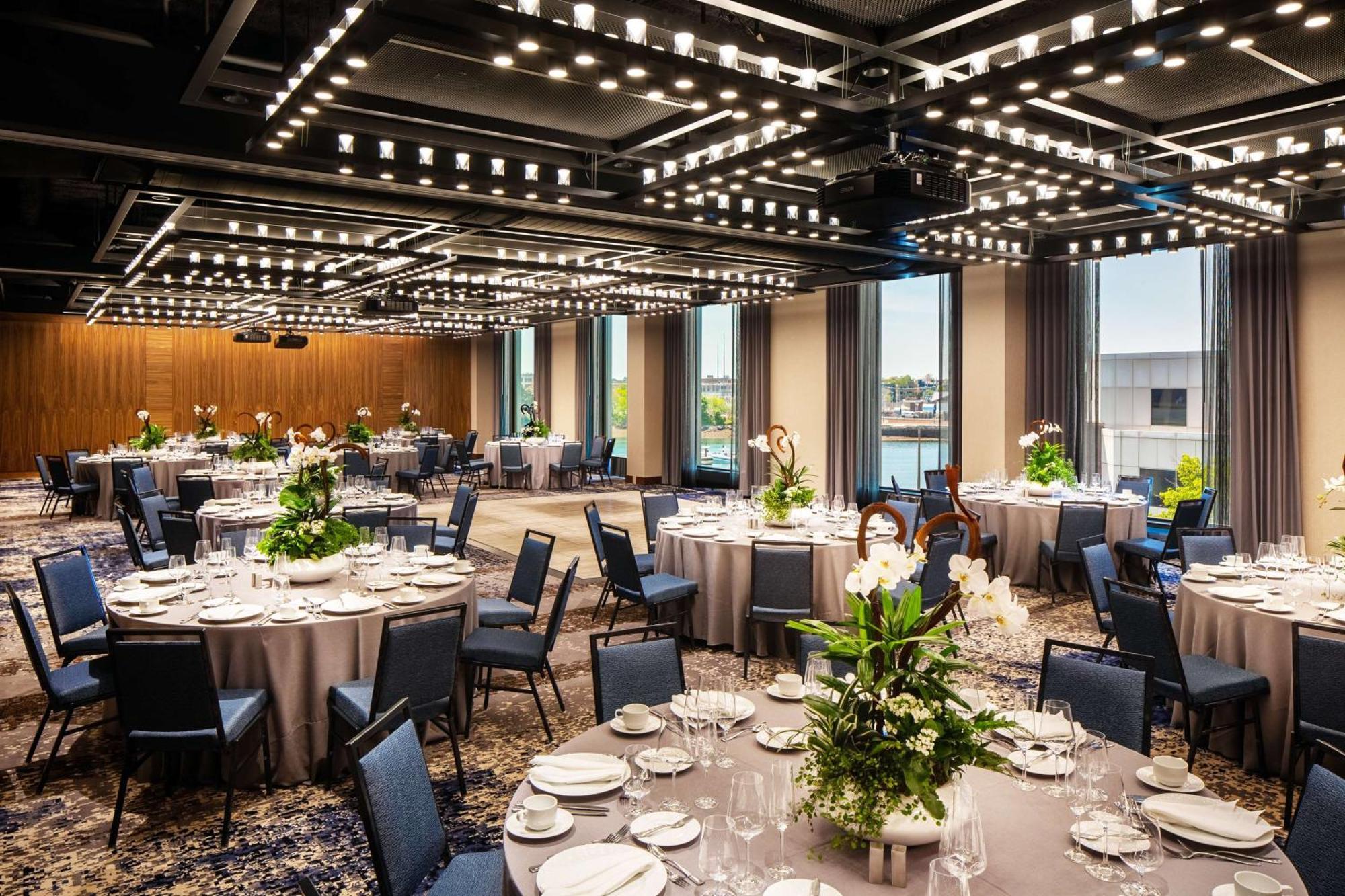 Hotel Homewood By Hilton Seaport District Boston
