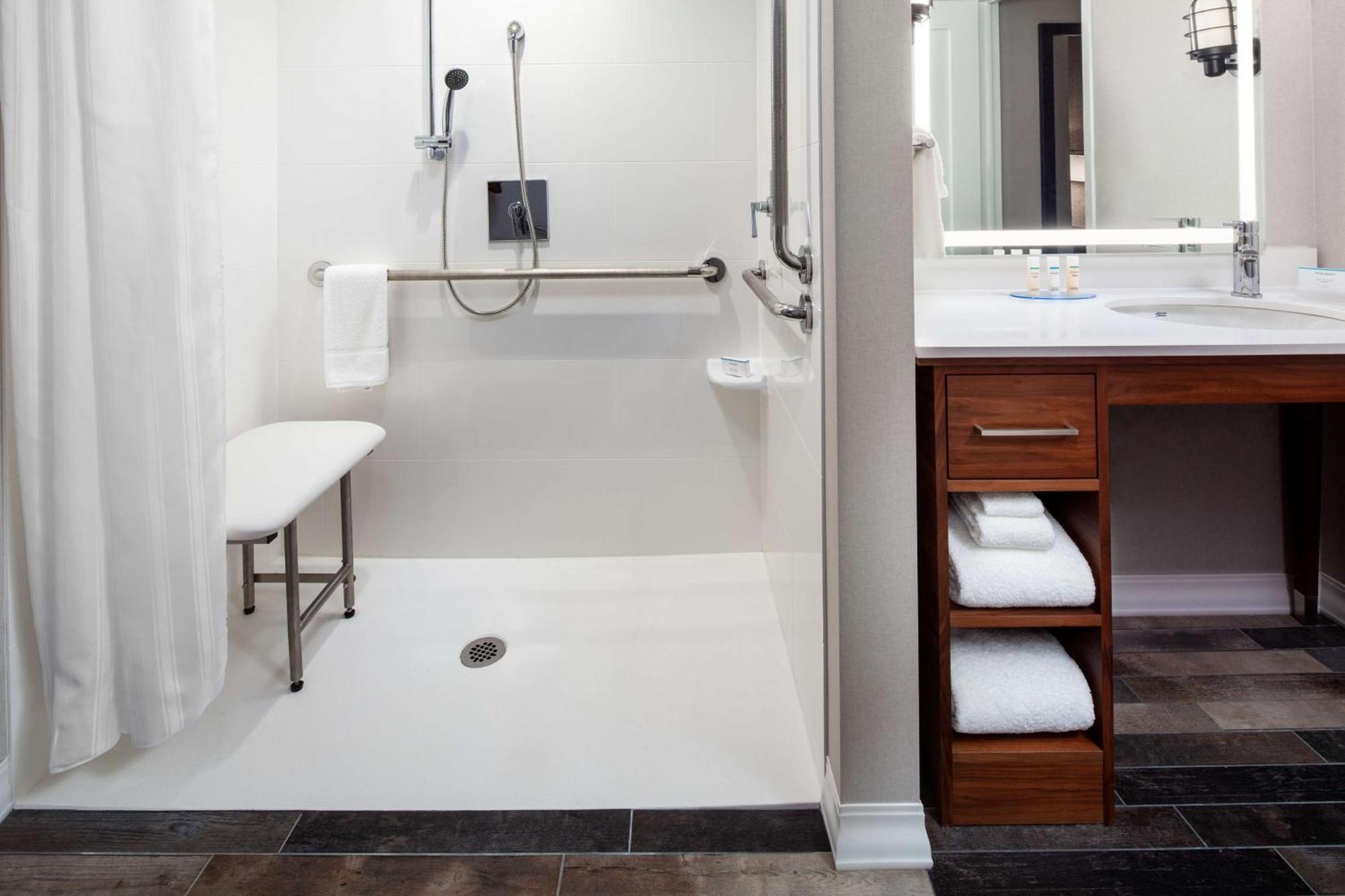 Homewood By Hilton Seaport District Hotel 3*