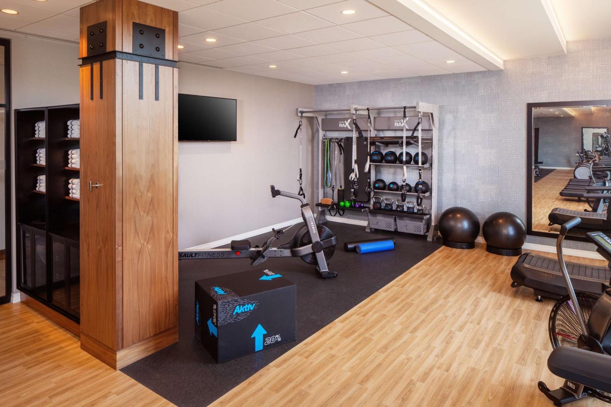 Hotel Homewood By Hilton Seaport District Boston