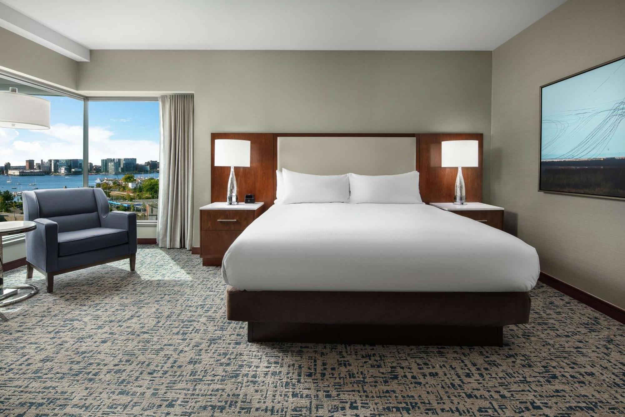 Hilton Logan Airport Hotel 4*