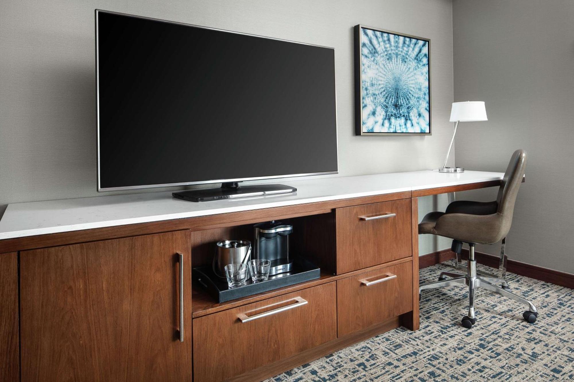Hilton Logan Airport 4* Boston
