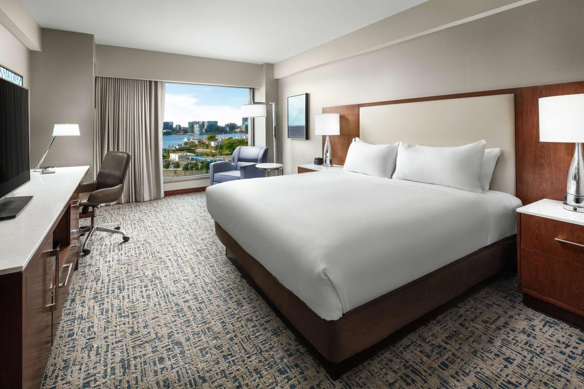 Hotel Hilton Logan Airport 4*