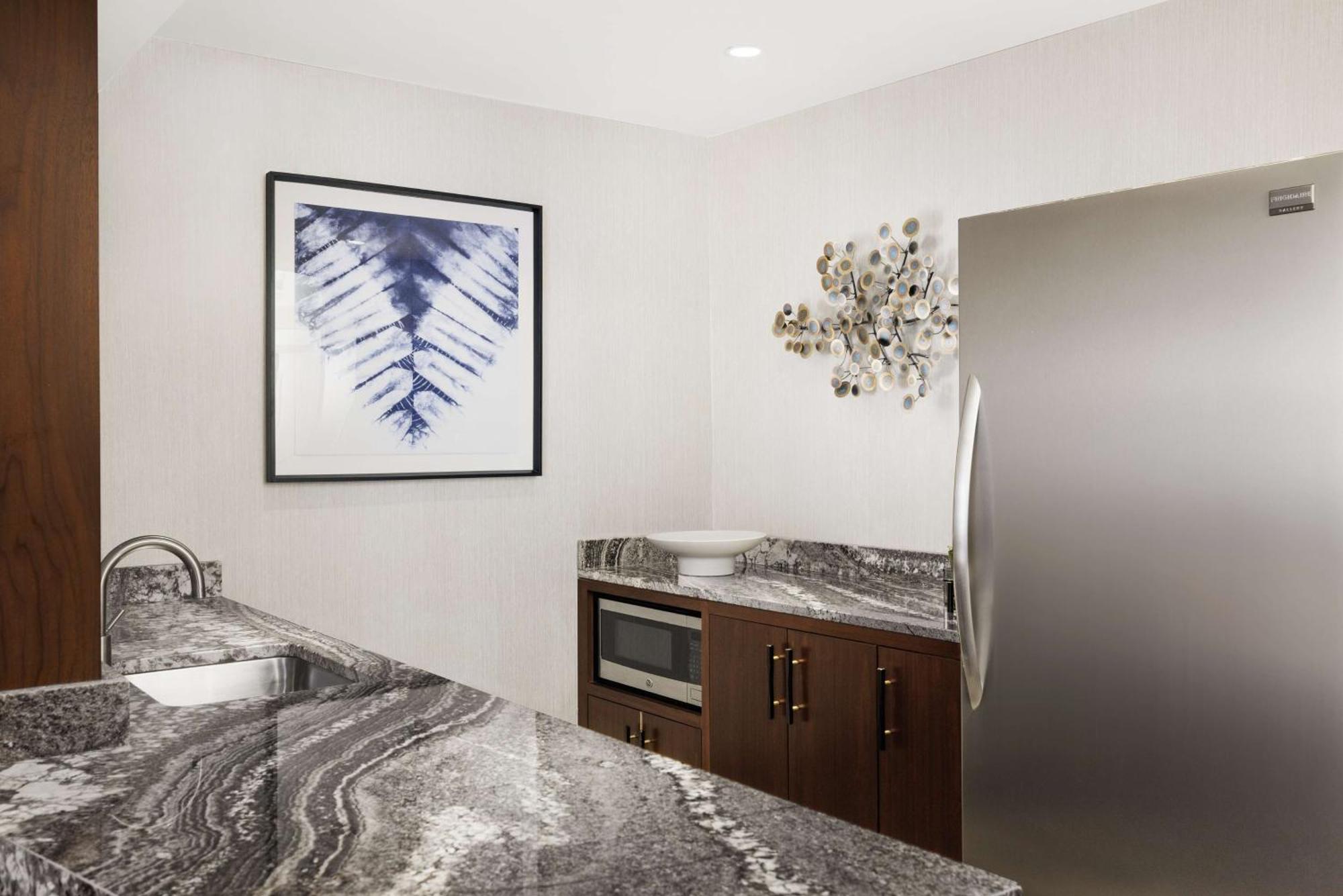 Hilton Park Plaza 4*