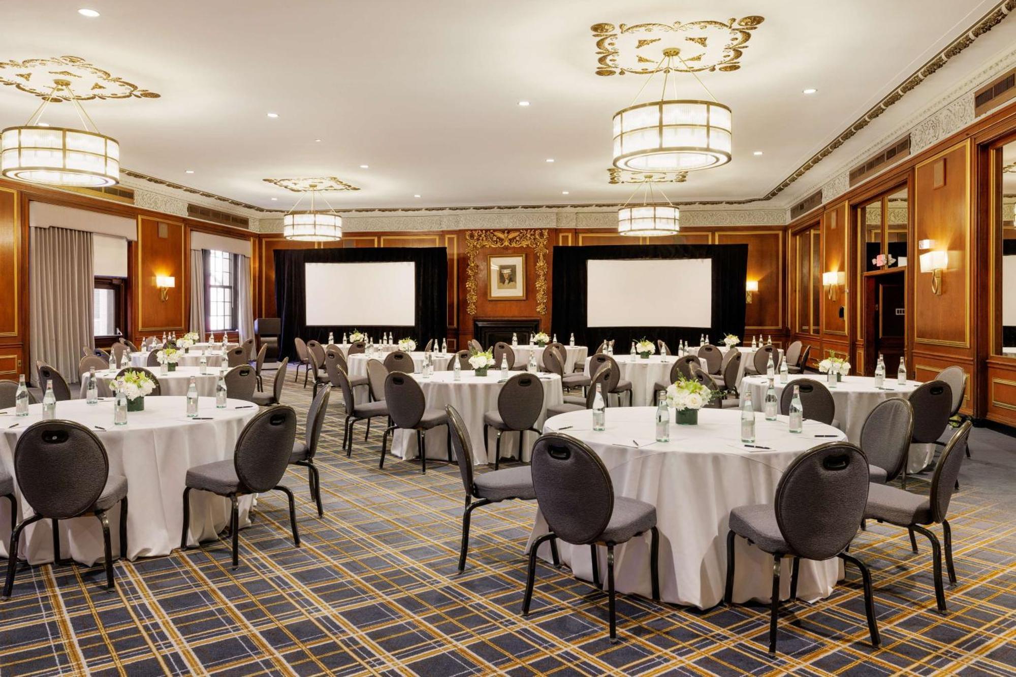 Hotel Hilton Park Plaza 4*